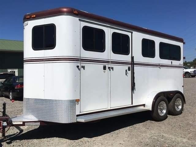 Pre-Owned 2007 Hawk 2 Horse Bumper Pull Side Ramp