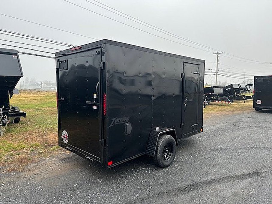 Homesteader 6 x 12 V-Nose Enclosed Trailer โ Black Trim