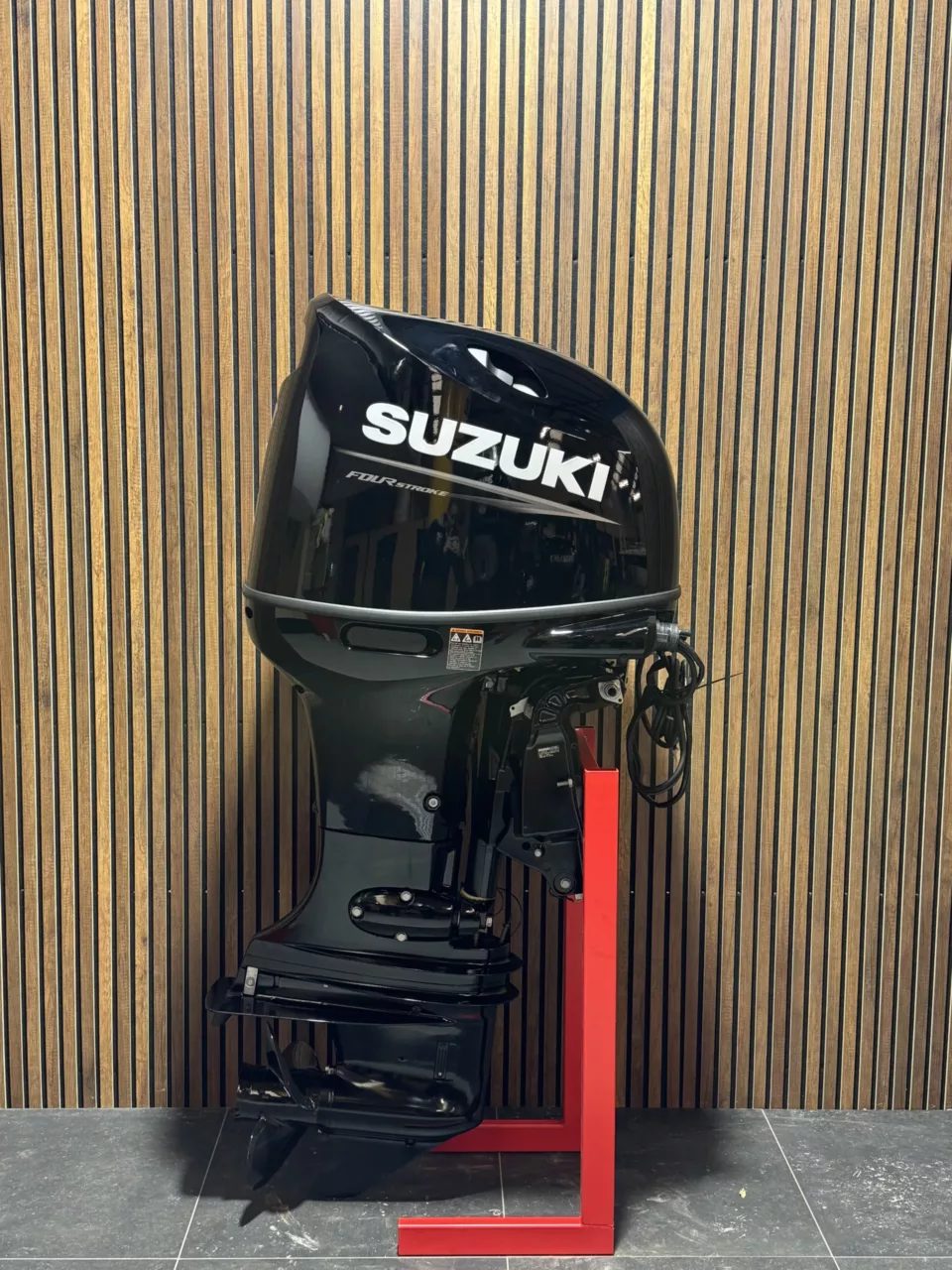 Pre-Owned Suzuki 140 HP EFI Boat Motor For Sale